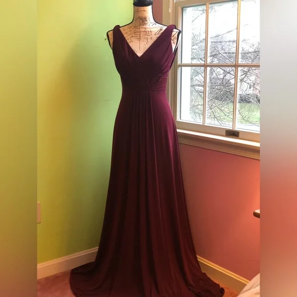 Formal Maroon Dress - Picture 1 of 8